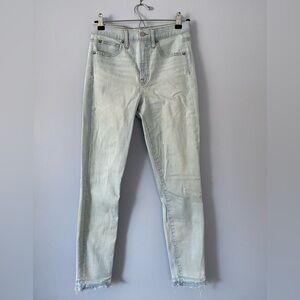 Gap 1969 Jeans Women 6/28R Stretch Skinny Mid Rise Light Wash Raw Hem Distressed